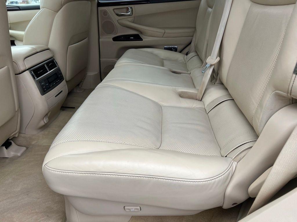 Lexus LX 570 Sport Utility 2013