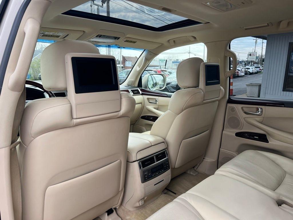 Lexus LX 570 Sport Utility 2013