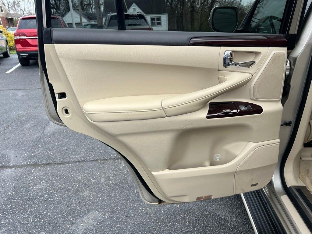 Lexus LX 570 Sport Utility 2013