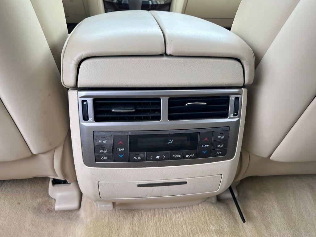 Lexus LX 570 Sport Utility 2013