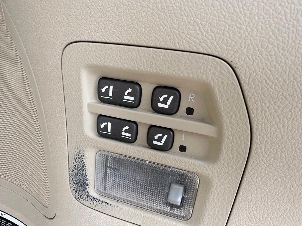 Lexus LX 570 Sport Utility 2013