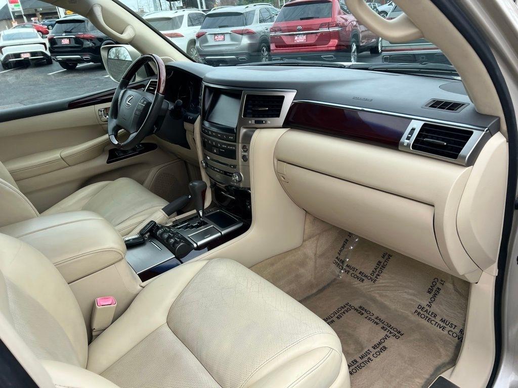 Lexus LX 570 Sport Utility 2013