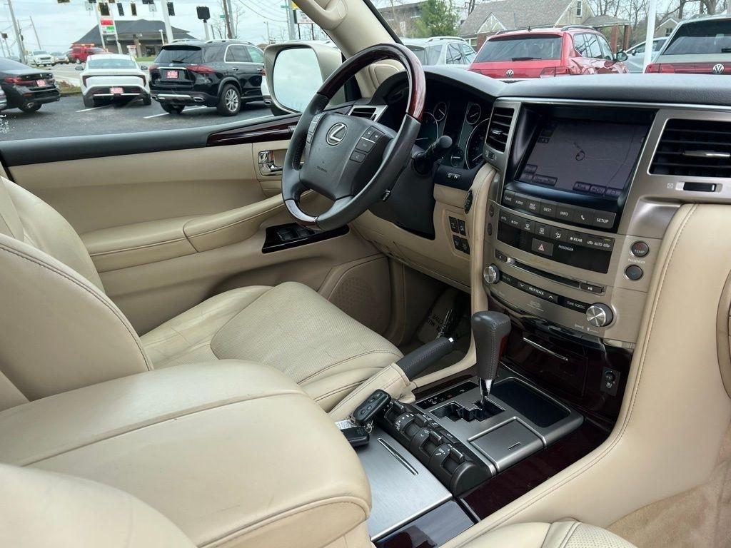 Lexus LX 570 Sport Utility 2013