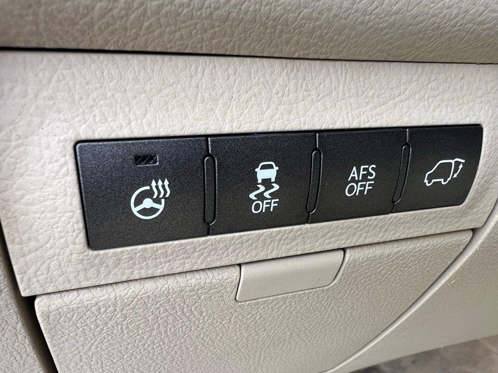 Lexus LX 570 Sport Utility 2013