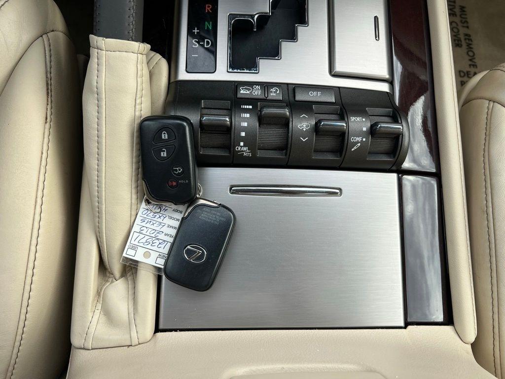Lexus LX 570 Sport Utility 2013