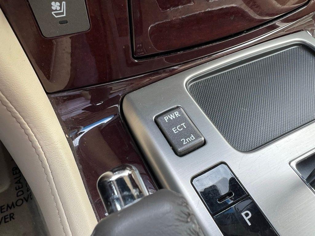 Lexus LX 570 Sport Utility 2013