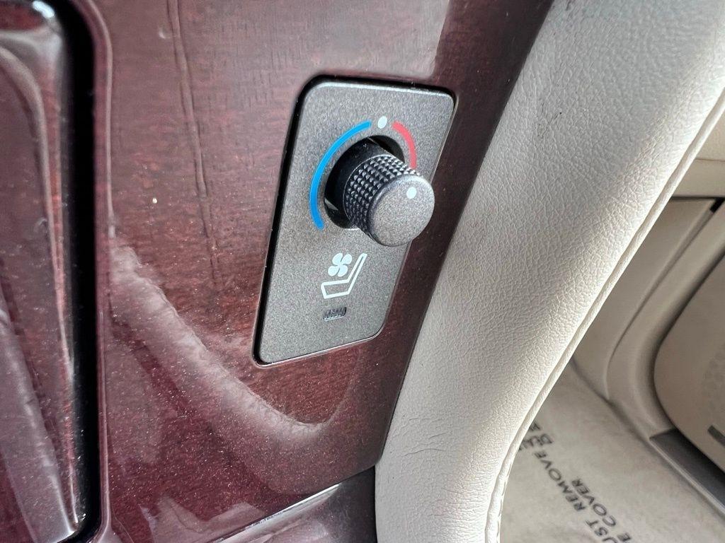 Lexus LX 570 Sport Utility 2013