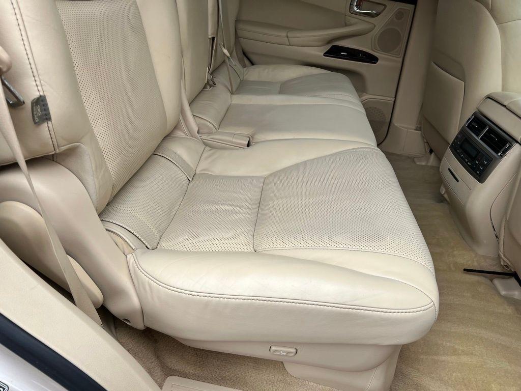 Lexus LX 570 Sport Utility 2013