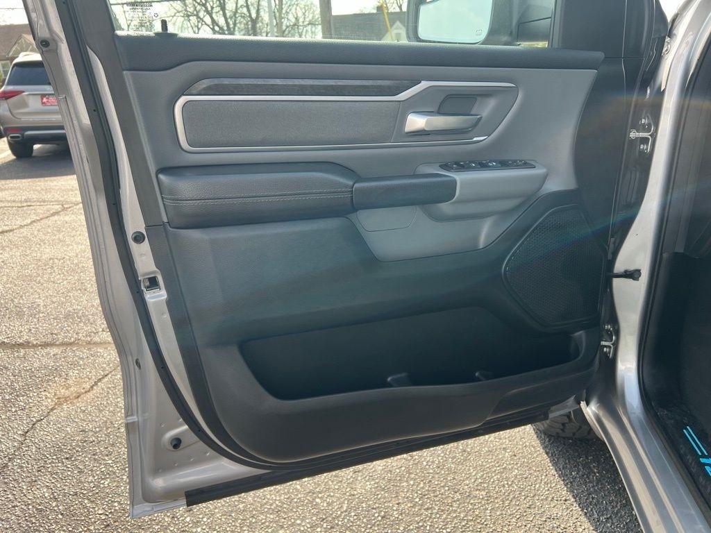 RAM 1500 Big Horn Crew Cab SWB 4WD 2021