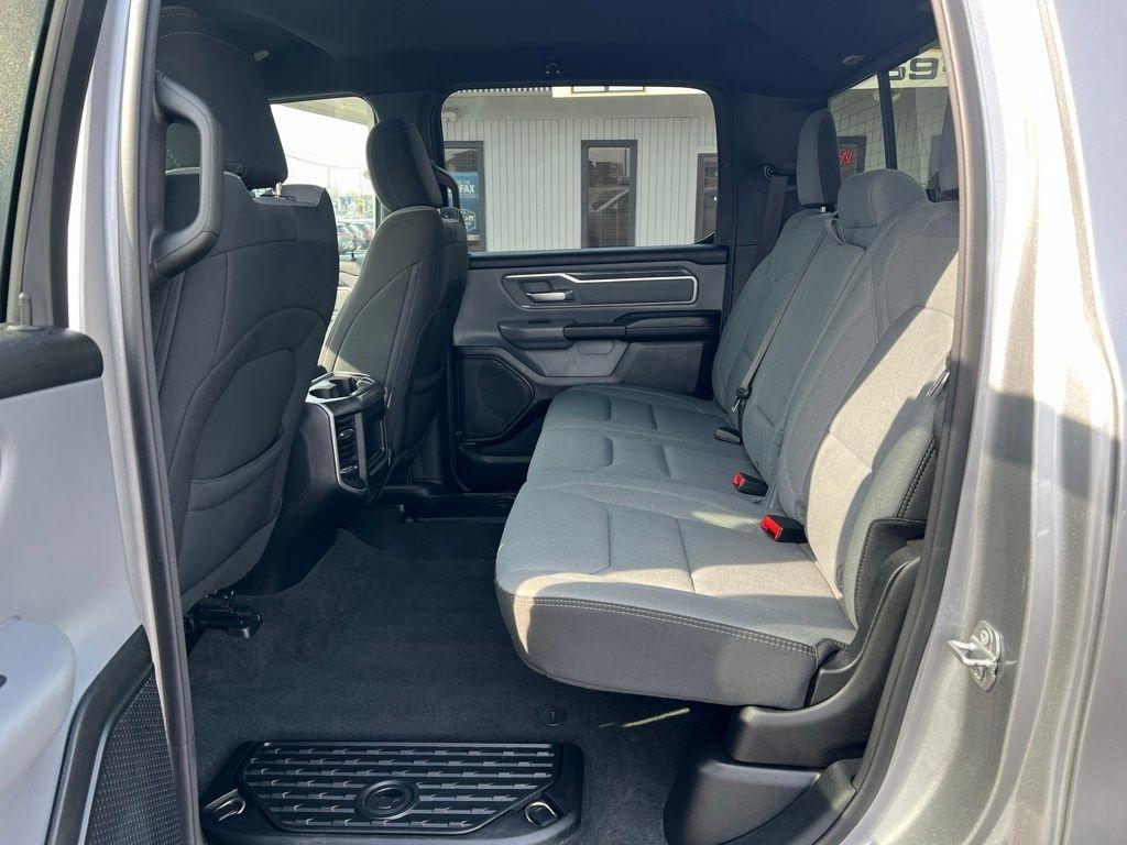 RAM 1500 Big Horn Crew Cab SWB 4WD 2021