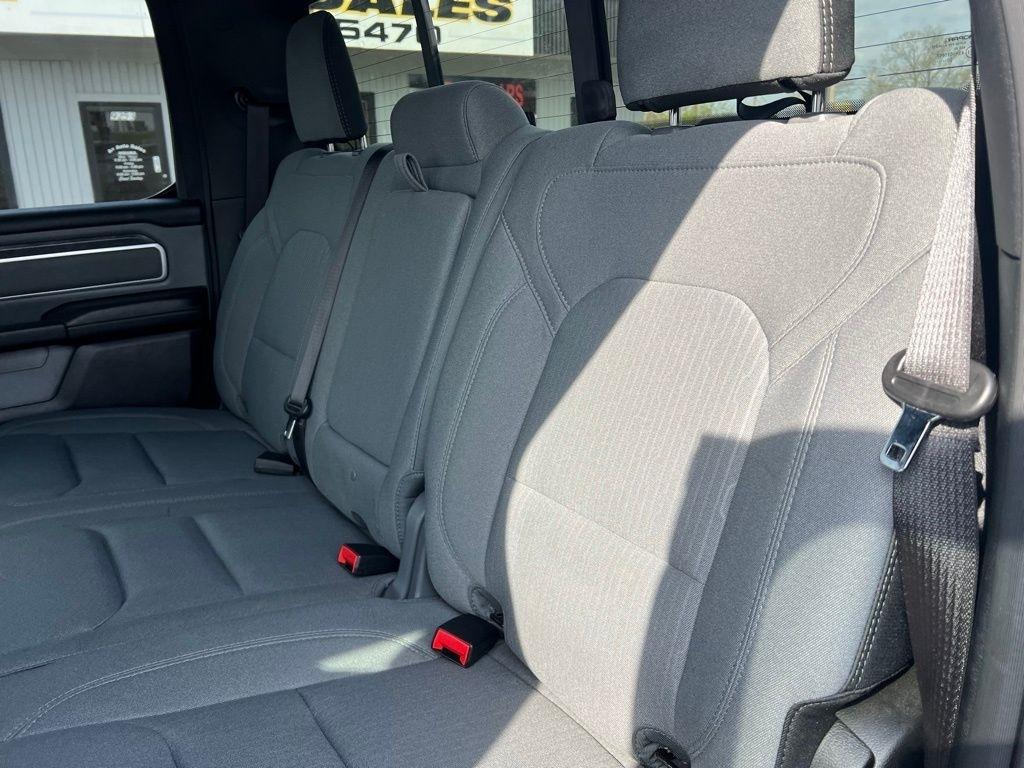 RAM 1500 Big Horn Crew Cab SWB 4WD 2021