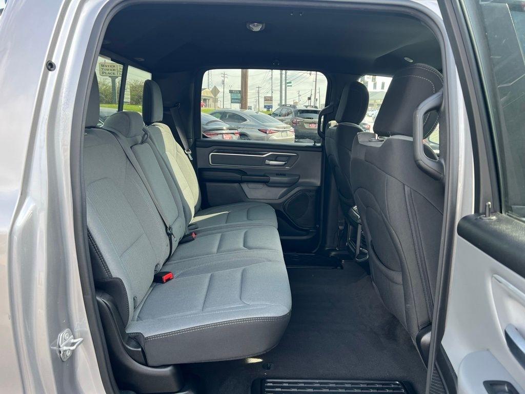 RAM 1500 Big Horn Crew Cab SWB 4WD 2021