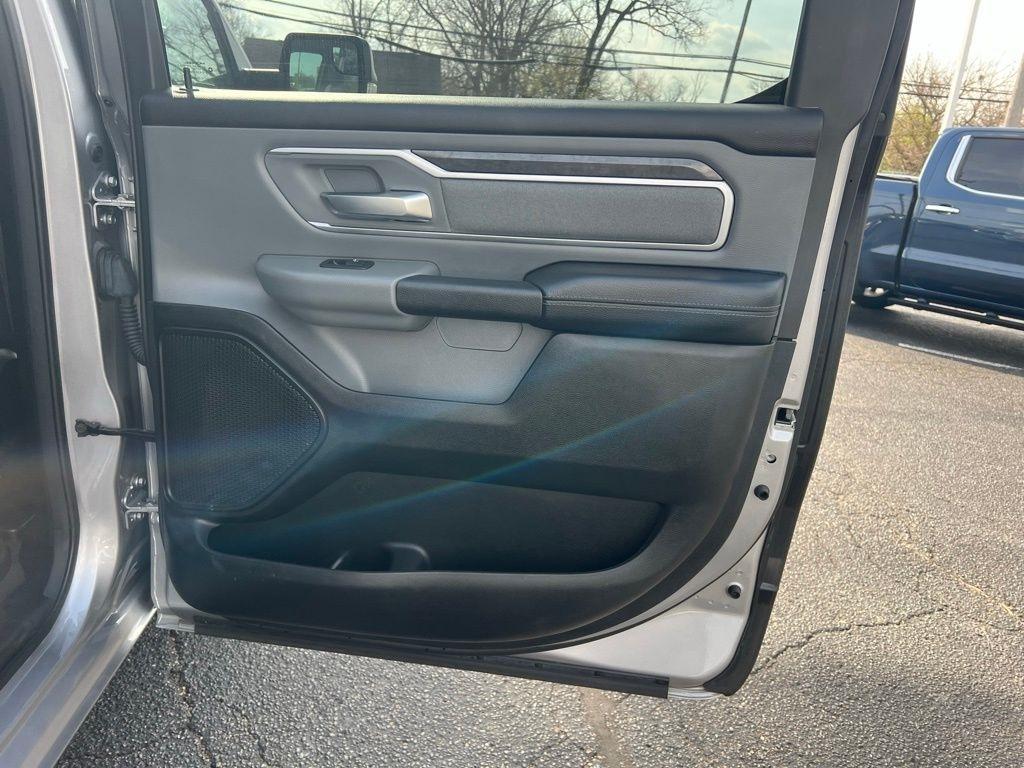 RAM 1500 Big Horn Crew Cab SWB 4WD 2021