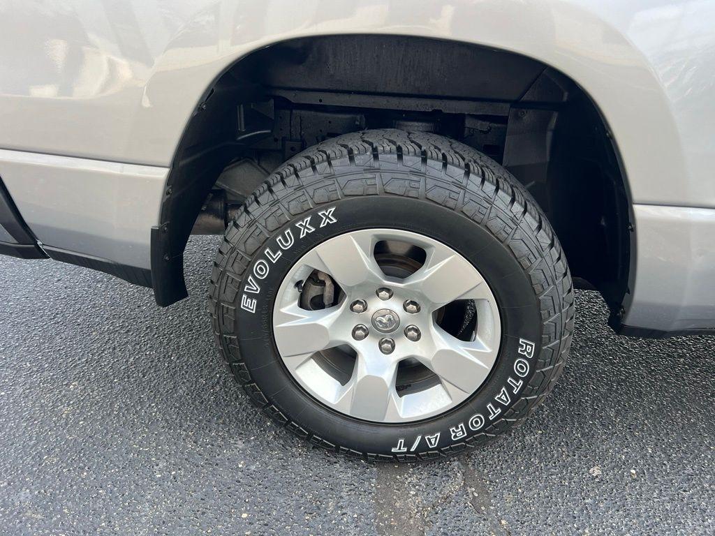 RAM 1500 Big Horn Crew Cab SWB 4WD 2021