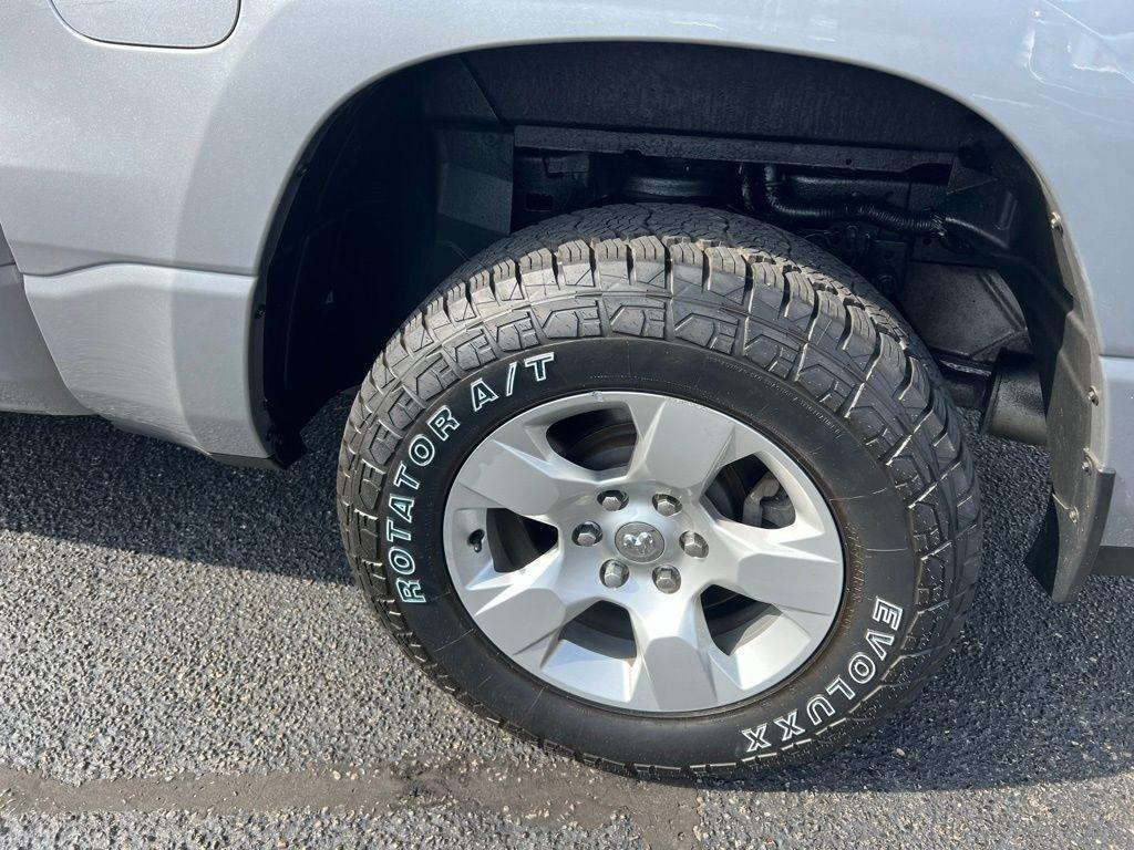 RAM 1500 Big Horn Crew Cab SWB 4WD 2021