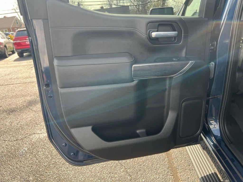 Chevrolet Silverado 1500 Limited LTZ Crew Cab 4WD 2022