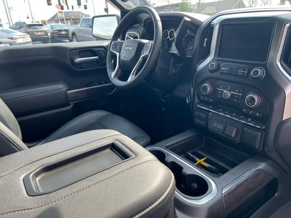 Chevrolet Silverado 1500 Limited LTZ Crew Cab 4WD 2022