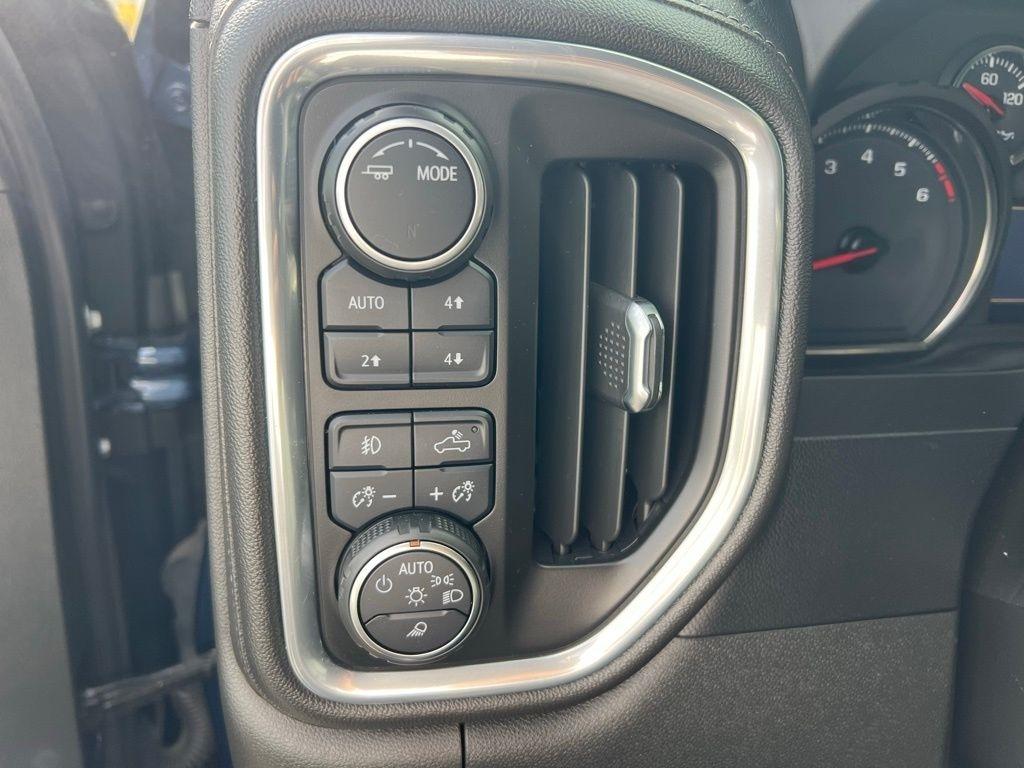 Chevrolet Silverado 1500 Limited LTZ Crew Cab 4WD 2022