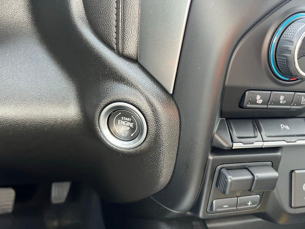 Chevrolet Silverado 1500 Limited LTZ Crew Cab 4WD 2022