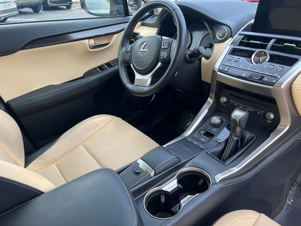 Lexus NX 300 Luxury 2021