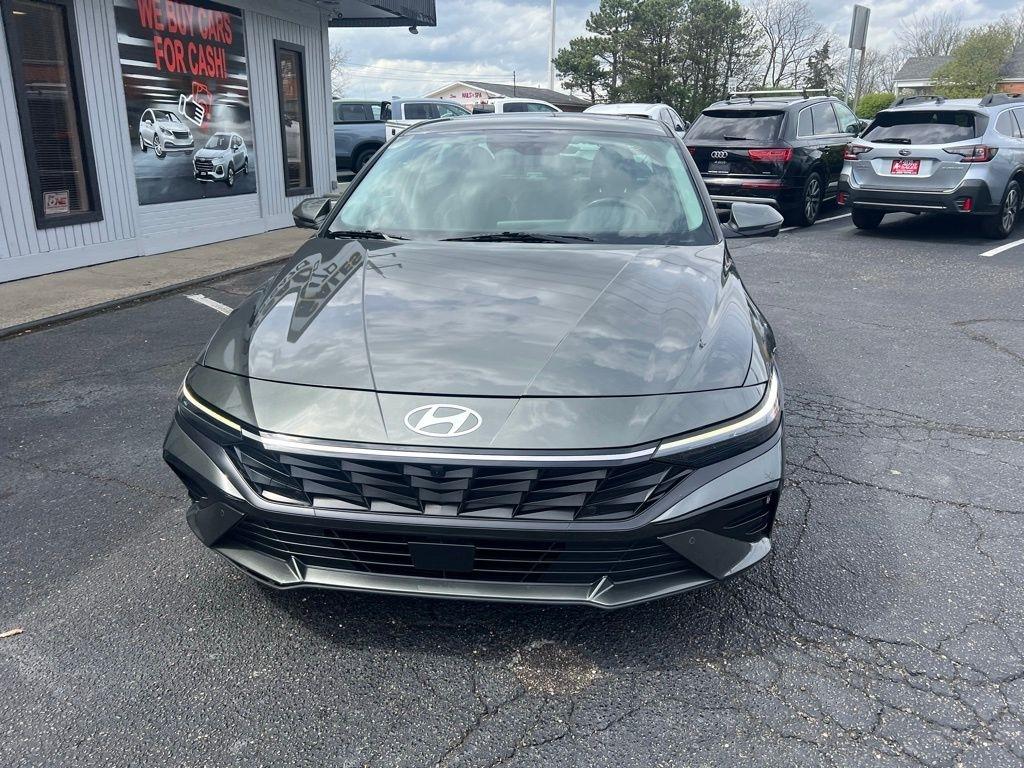 Hyundai Elantra Limited 2024