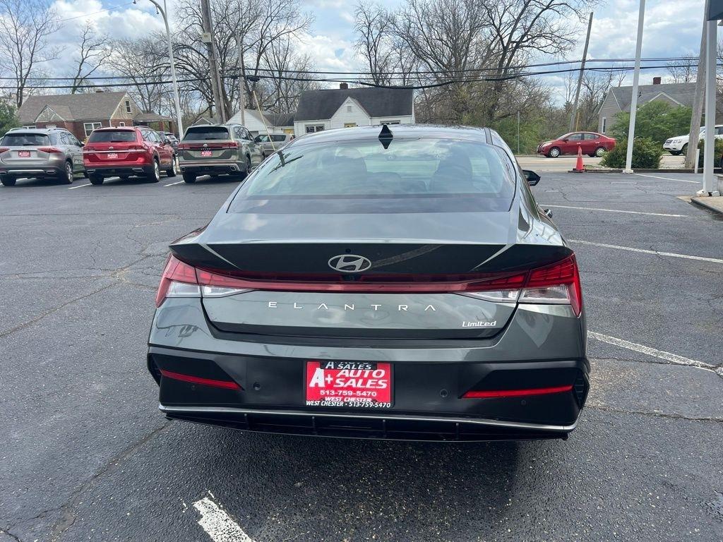 Hyundai Elantra Limited 2024