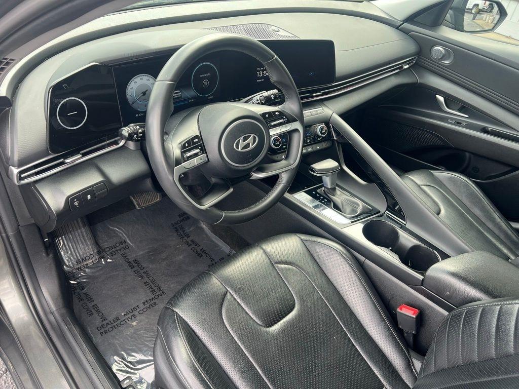 Hyundai Elantra Limited 2024