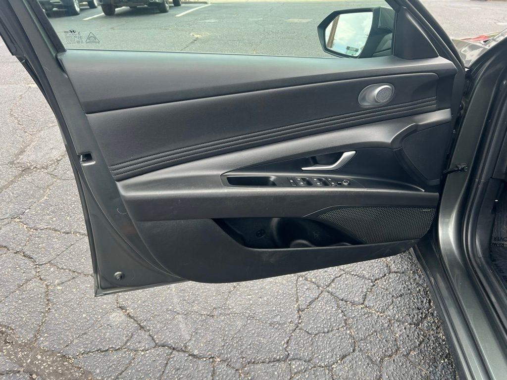 Hyundai Elantra Limited 2024