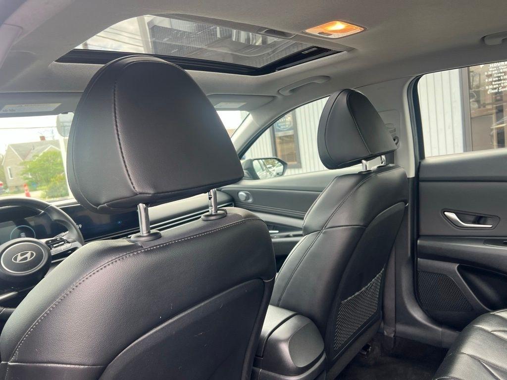 Hyundai Elantra Limited 2024