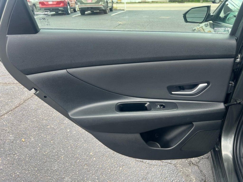 Hyundai Elantra Limited 2024