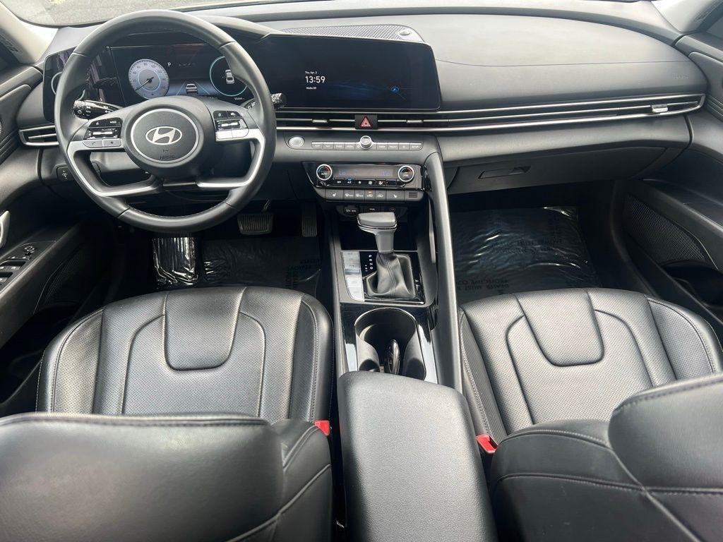 Hyundai Elantra Limited 2024