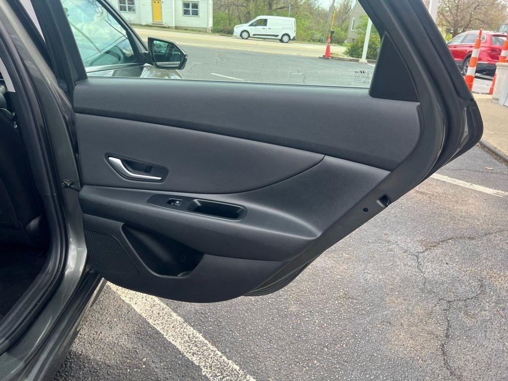 Hyundai Elantra Limited 2024