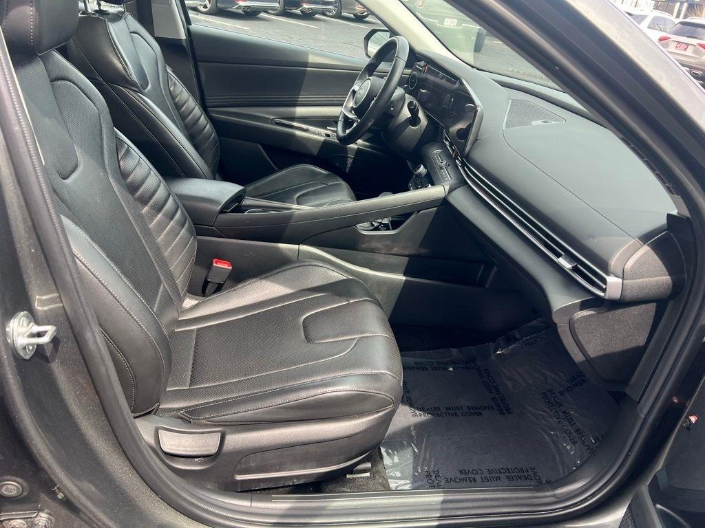 Hyundai Elantra Limited 2024