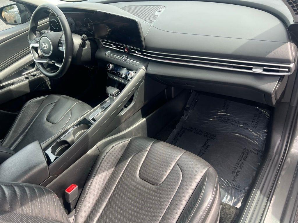 Hyundai Elantra Limited 2024