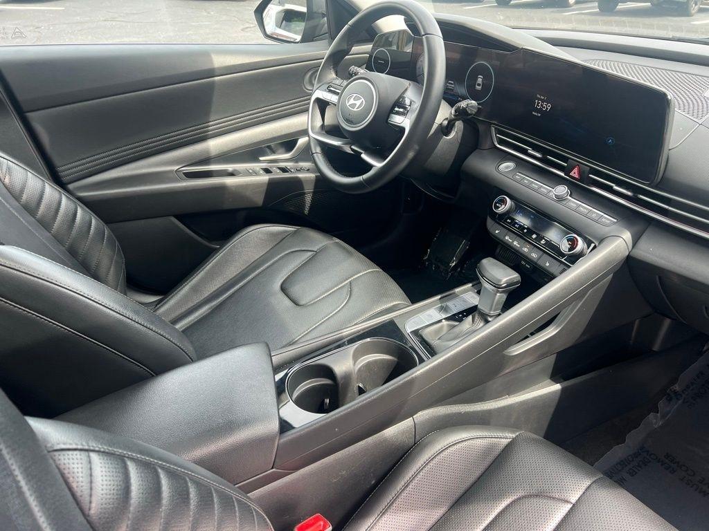 Hyundai Elantra Limited 2024