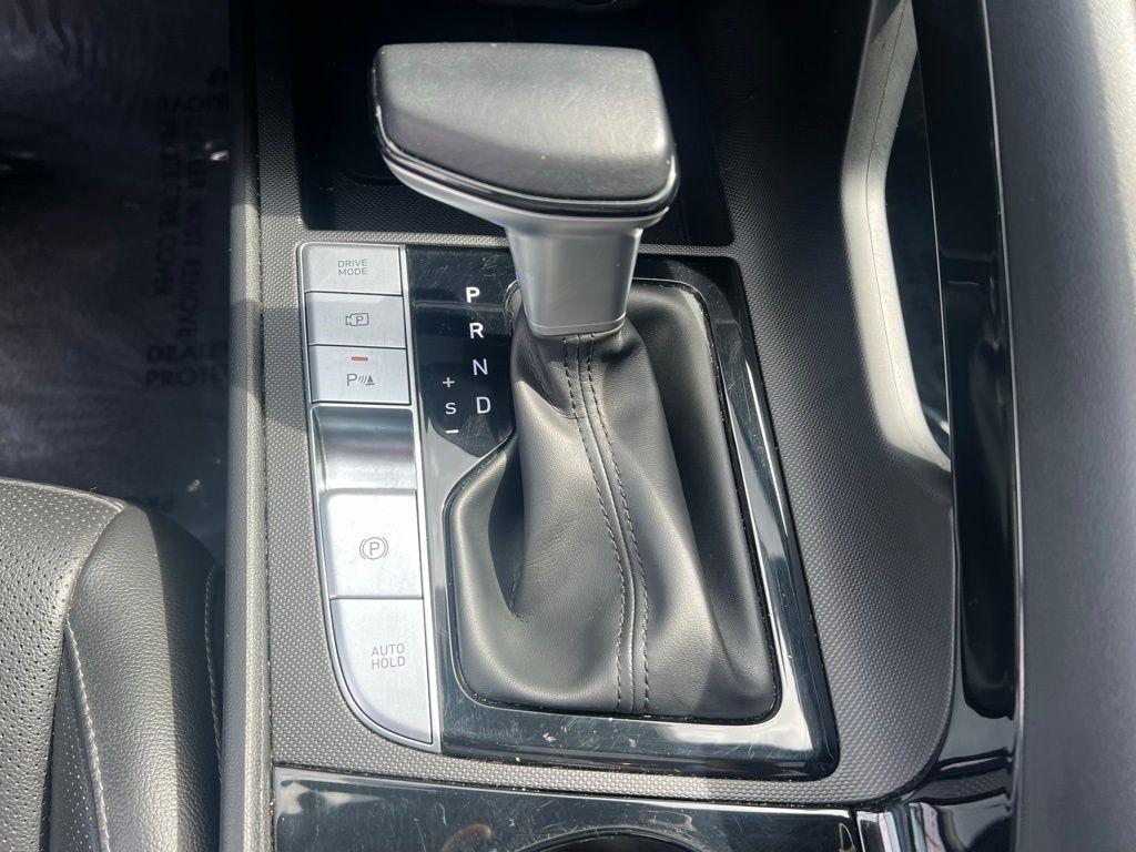 Hyundai Elantra Limited 2024