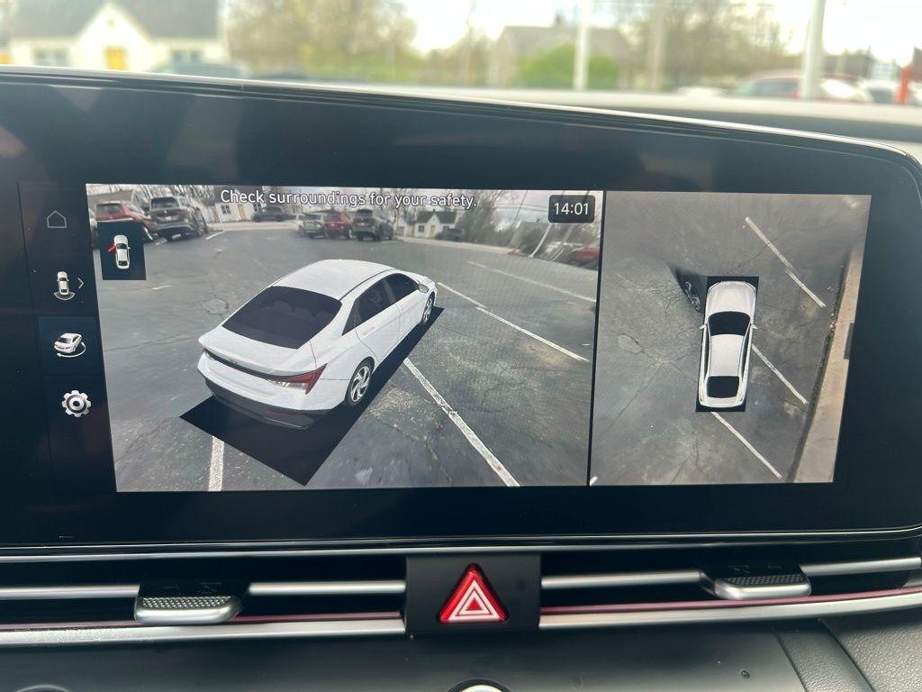 Hyundai Elantra Limited 2024