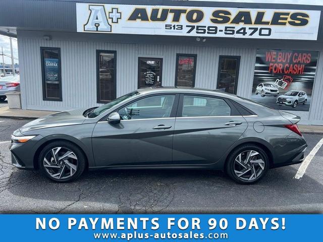 Gray 2024 Hyundai Elantra Limited FWD Sedan Front-Wheel Drive Continuously Variable Transmission