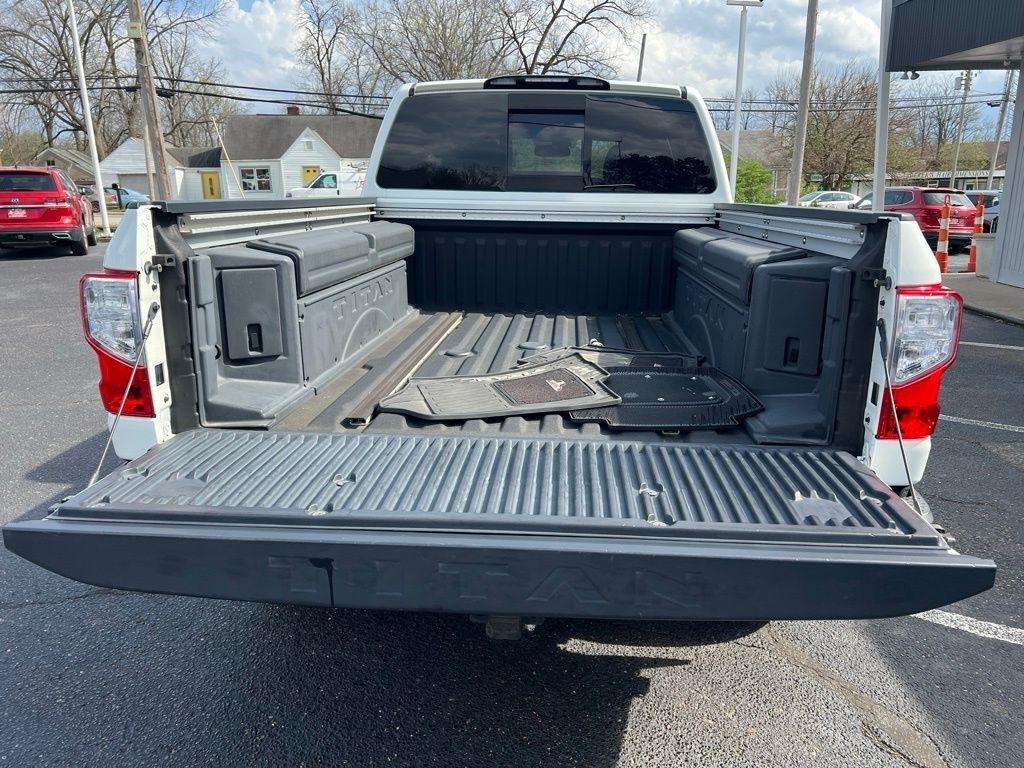 Nissan Titan XD Platinum Reserve 4WD Diesel 2016