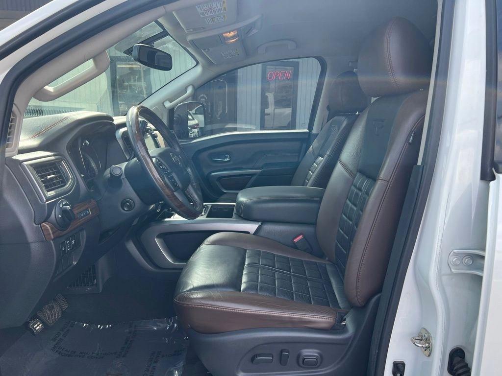 Nissan Titan XD Platinum Reserve 4WD Diesel 2016