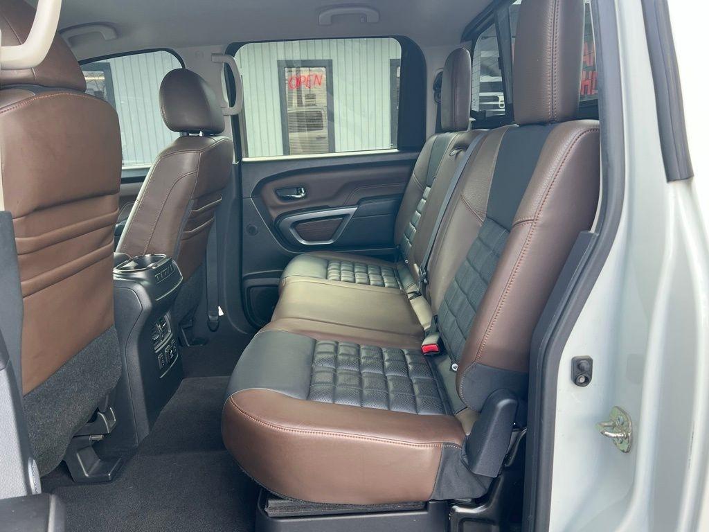 Nissan Titan XD Platinum Reserve 4WD Diesel 2016