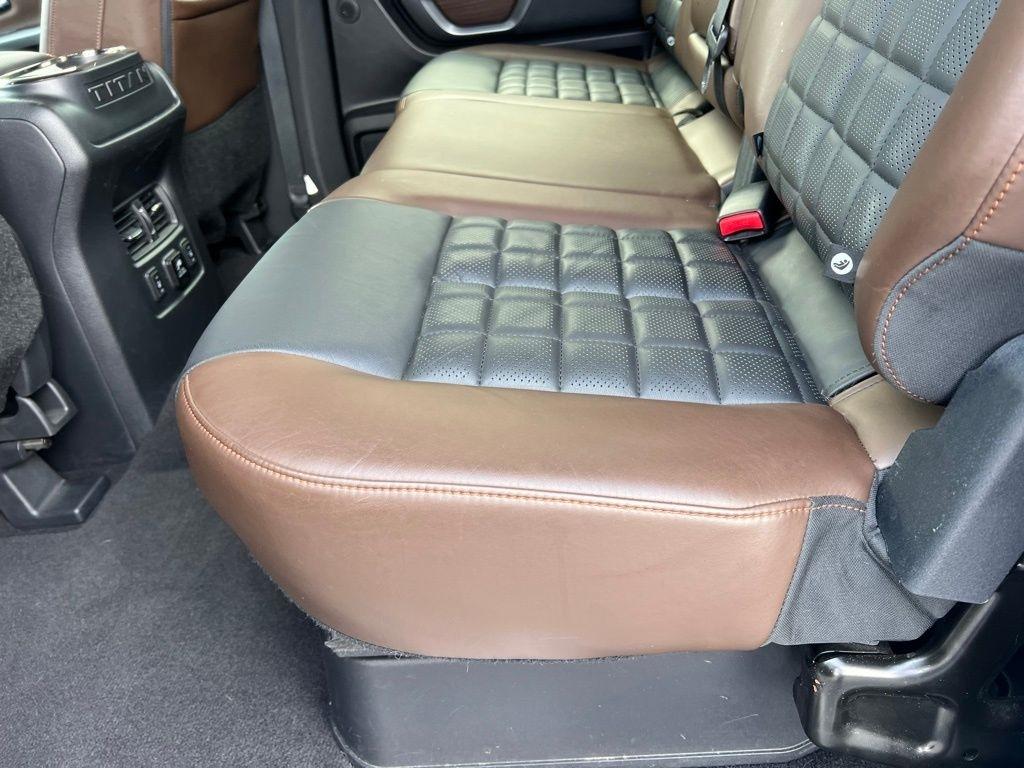 Nissan Titan XD Platinum Reserve 4WD Diesel 2016