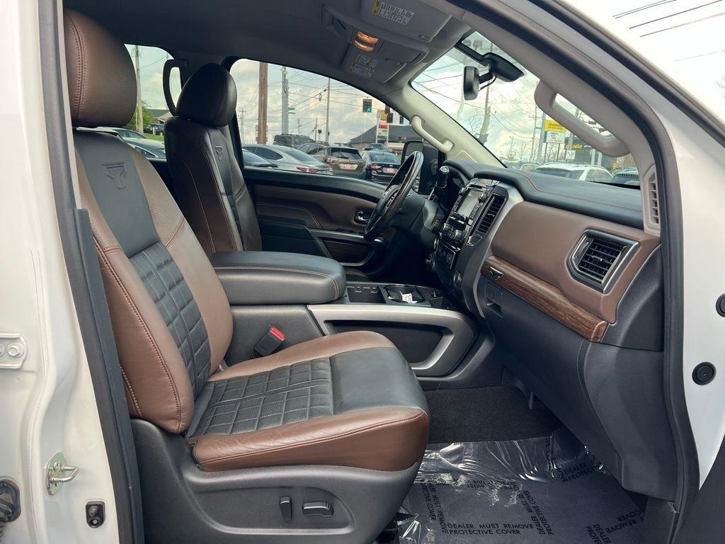 Nissan Titan XD Platinum Reserve 4WD Diesel 2016