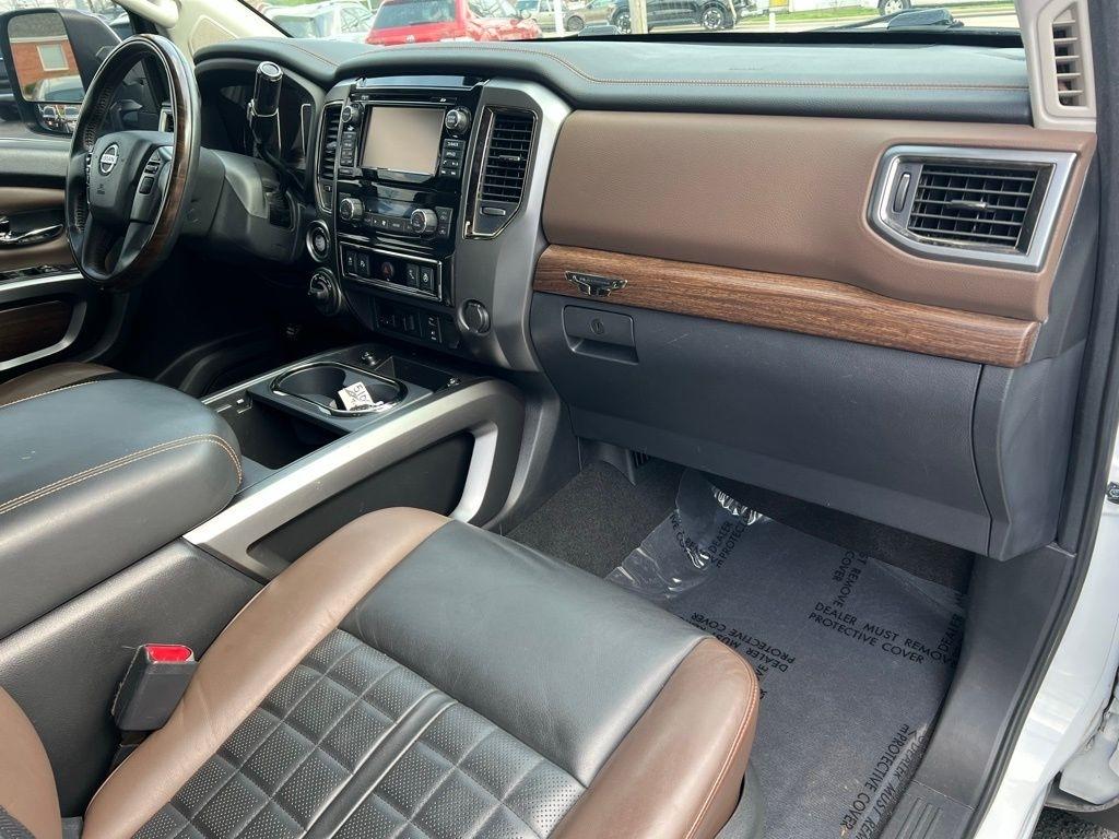 Nissan Titan XD Platinum Reserve 4WD Diesel 2016