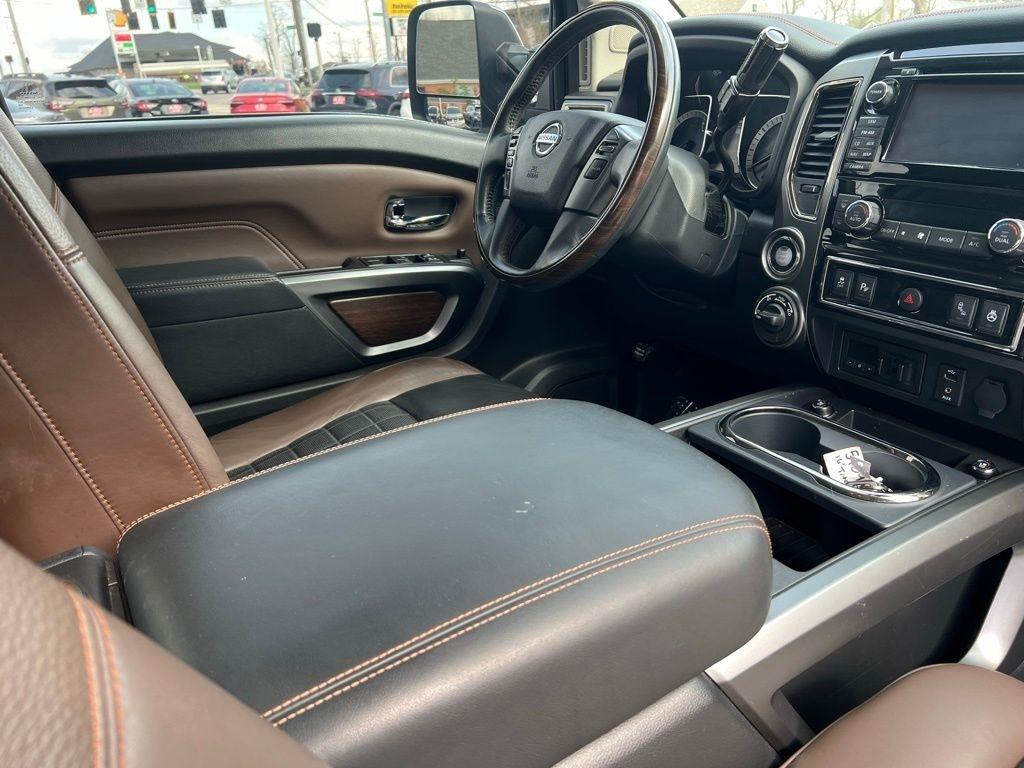 Nissan Titan XD Platinum Reserve 4WD Diesel 2016