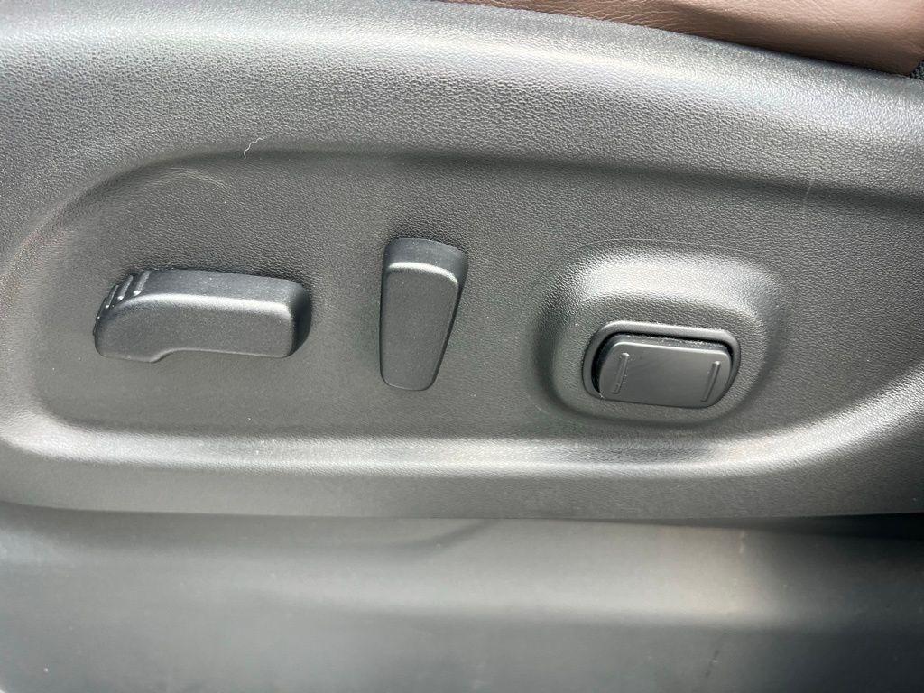 Nissan Titan XD Platinum Reserve 4WD Diesel 2016