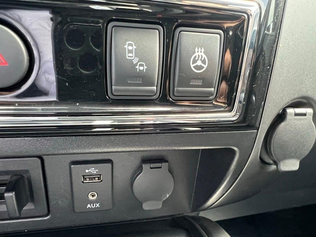 Nissan Titan XD Platinum Reserve 4WD Diesel 2016