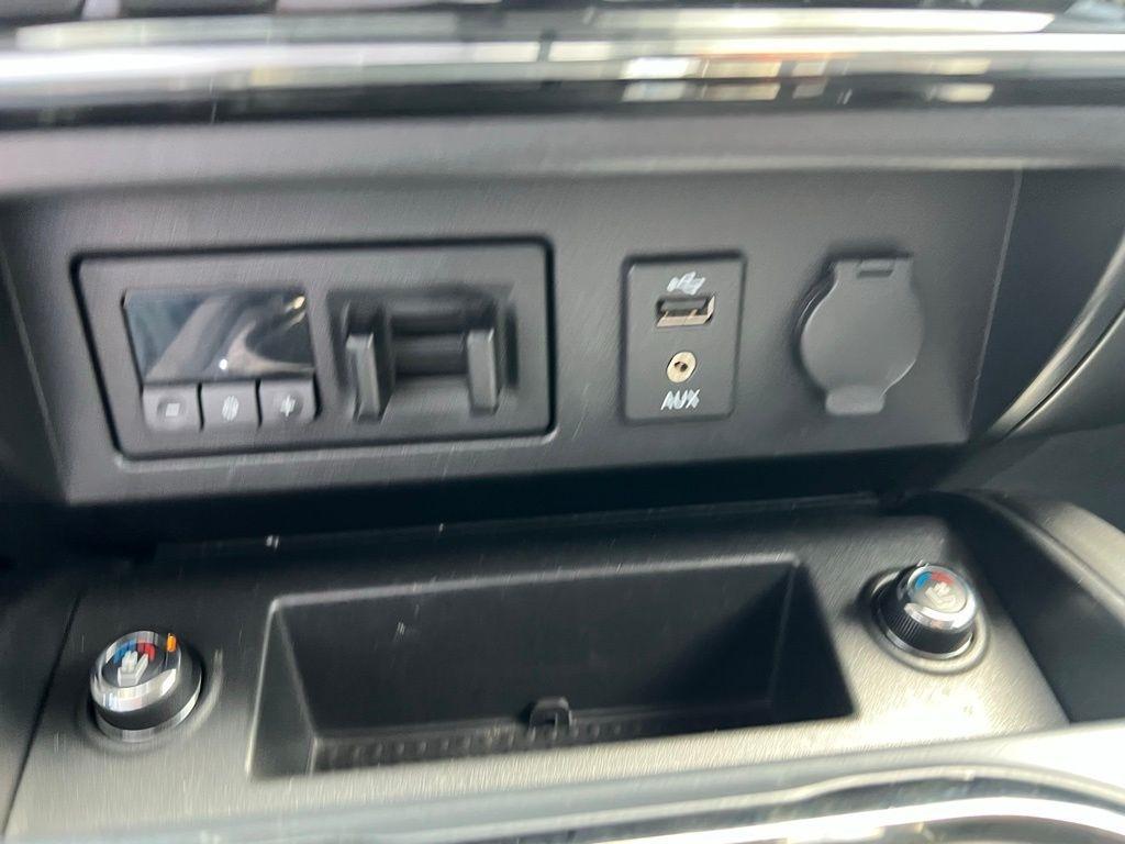 Nissan Titan XD Platinum Reserve 4WD Diesel 2016