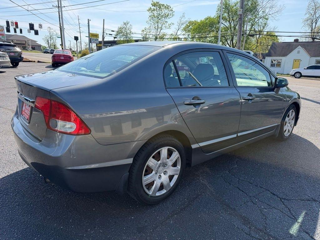 Honda Civic LX Sedan 5-Speed AT 2009