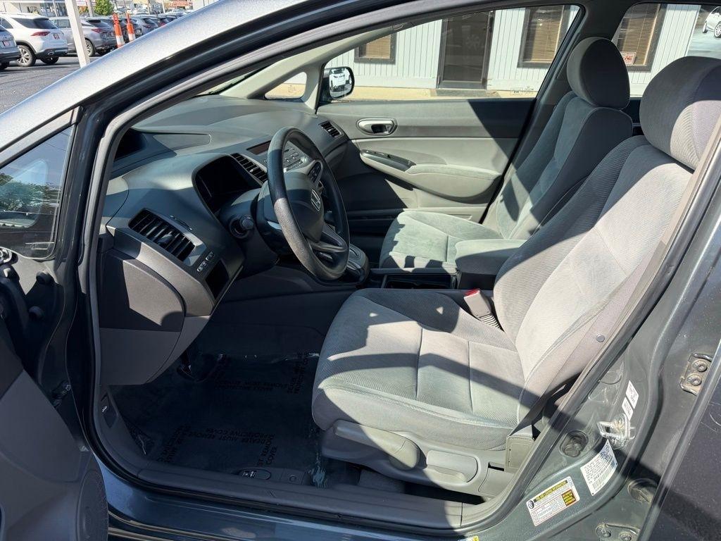 Honda Civic LX Sedan 5-Speed AT 2009